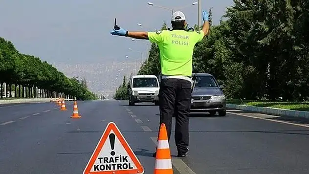 Kurban Bayramı düzenlemesi: Birçok ilde ağır tonajlı araçlara kısıtlama
