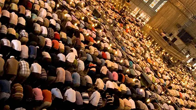 Kurban Bayramı namazı nasıl kılınır? Bayram namazı kılınışı