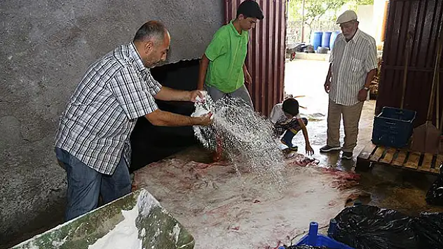 Kurban derileri için tuzlama uyarısı