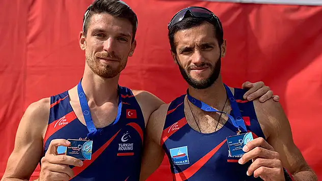 Kürekte 1 altın, 1 bronz madalya