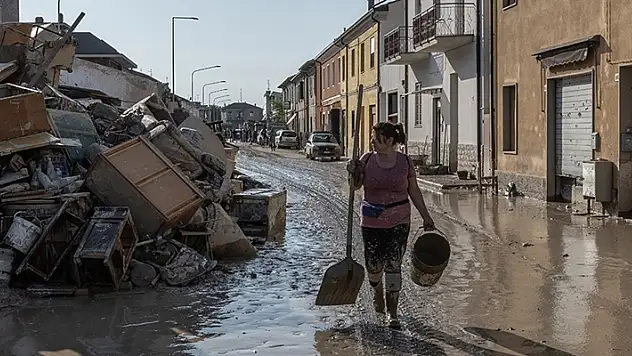 Küresel iklim değişikliğinin sebep olduğu sel felaketlerinin ekonomiye verdiği zarar artıyor
