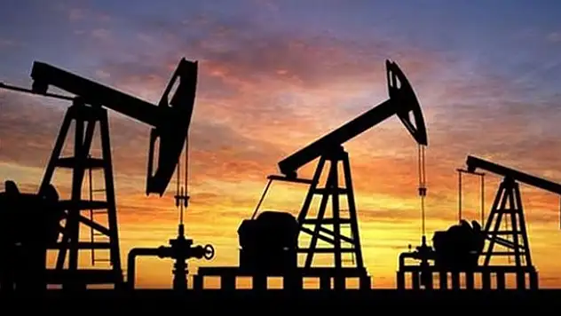 Küresel piyasada petrol fiyatları yüzde 4'ün üzerinde düştü