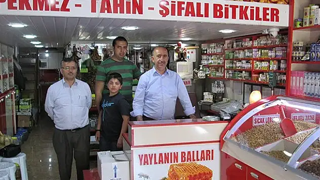 Kurtoğlu Kuruyemiş şifa dağıtmaya devam ediyor