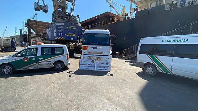 Kuru yük gemisinde 40 ton kaçak akaryakıt ele geçirildi

