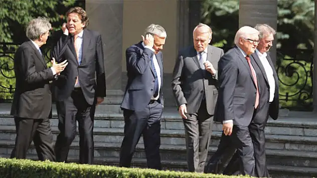 Kurucu üyeler panik odasında