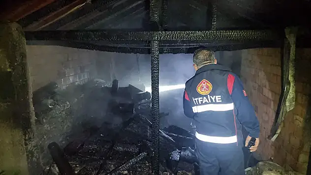 Kütahya'da ev yangını büyümeden söndürüldü
