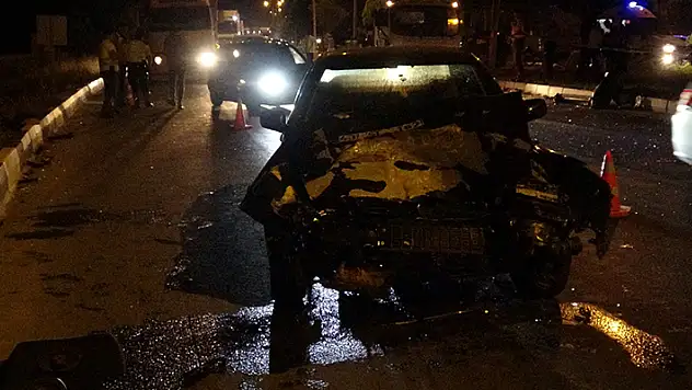 Kütahya'da feci kaza: 1 ölü, 4 yaralı
