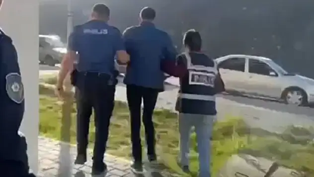 Kütahya'da FETÖ operasyonu 11'i kamu personeli, 21 gözaltı
