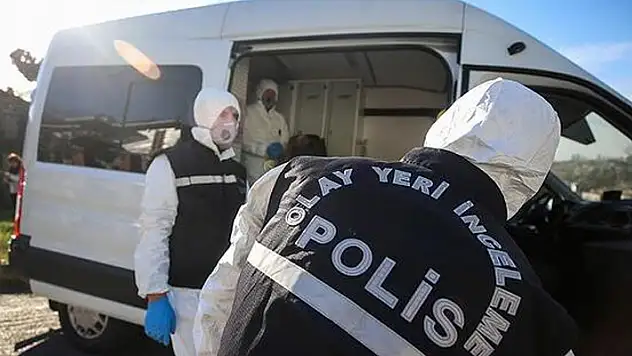 Kütahya'da tilkiye çarpan otomobil devrildi: 1 ölü
