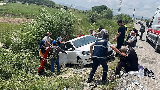 Kütahya'da trafik kazası: 2 ölü, 4 yaralı
