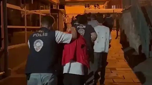 Kütahya merkezli 'yasa dışı bahis' ve 'dolandırıcılık' operasyonunda 6 kişi tutuklandı
