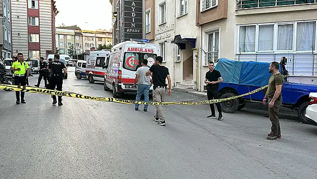 Kütahya'da aile faciası: Annesini öldüren üvey babasını tabancayla öldürdü 
