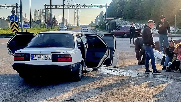 Kütahya'da iki otomobil çarpıştı: 7 yaralı