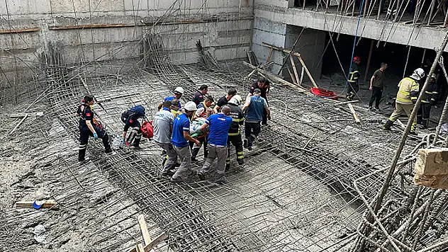 Kütahya'da okul inşaatında beton dökümü sırasında çökme: 5 işçi yaralı
