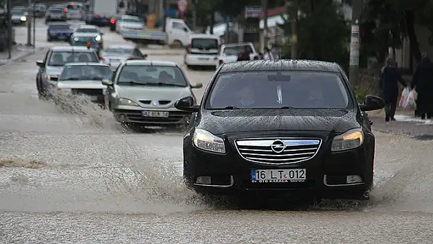 Kuvvetli sağanağa dikkat! Kırıkkale, Kırşehir, Aksaray, Nevşehir, Yozgat, Sivas, Kayseri, Niğde, Konya ve Karaman...
