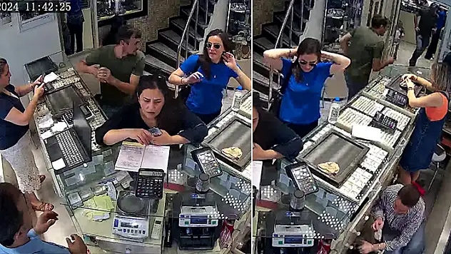 Kuyumcuda incelediği 300 bin liralık bilezikleri bir anda alıp kaçtı: O anlar kamerada

