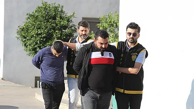 Kuzenini öldürdü: 'Ben sopayla dövdüm, bıçakla yaralamadım'