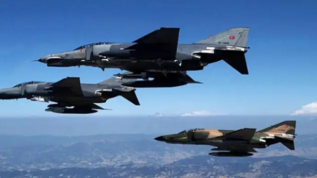 Kuzey Irak'ta Operasyon : Terör kampları vuruldu 60 terörist öldürüldü !