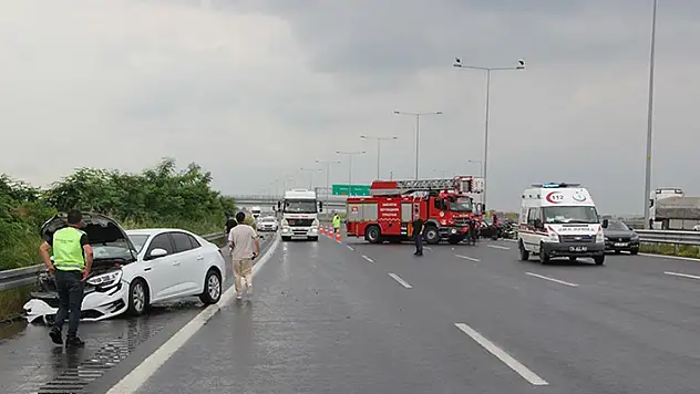 Kuzey Marmara Otoyolu'nda zincirleme kazada öğretim üyesi öldü, 2 kişi yaralandı
