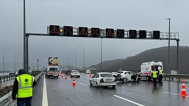 Kuzey Marmara Otoyolu'nda zincirleme kazada 5 kişi yaralandı

