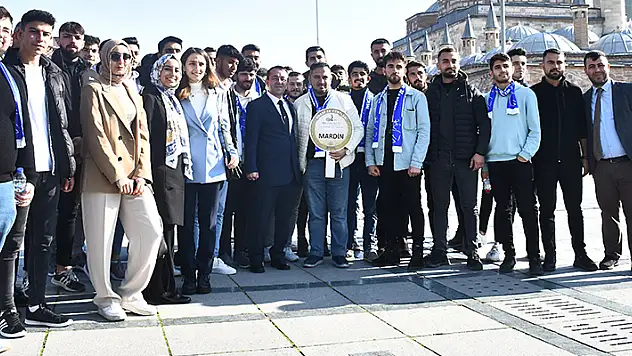 KYK yurtlarında kalan yaklaşık 550 üniversite öğrencisi Konya'yı gezdi
