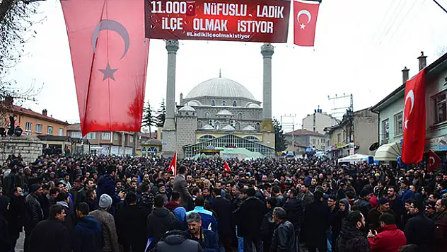 Ladik mahallesi ilçe olmak istiyor!