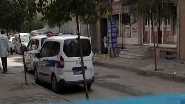 Laf atma kavgası kanlı bitti: 2 yaralı