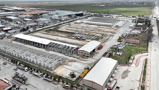Larende esnaflarının taşınacağı yeni iş yerleri hızla yükseliyor
