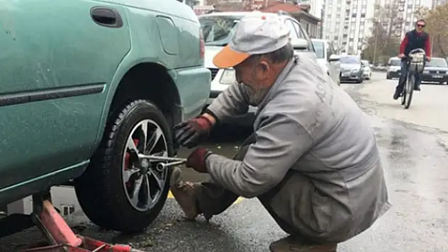 Lastikçilerde kış lastiği yoğunluğu