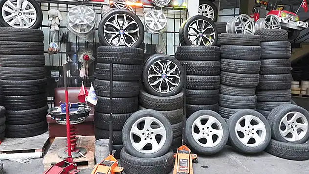 Lastikçilerde 'kış lastiği' yoğunluğu yaşanıyor