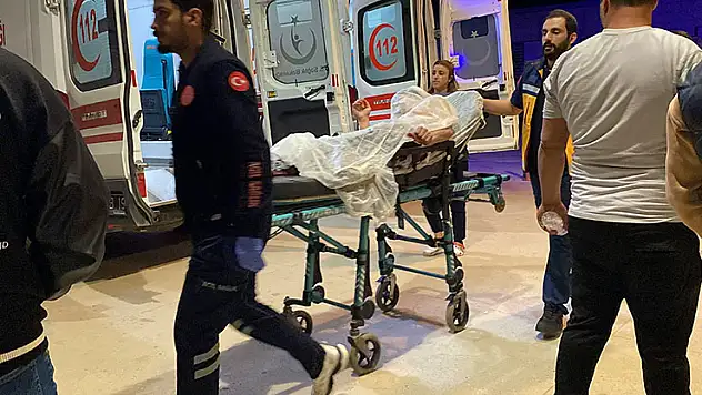 'Lazer tutma' kavgasında 2 kişi bıçaklandı