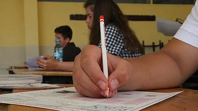 LGS için ilk örnek soru kitapçığı yayımlandı