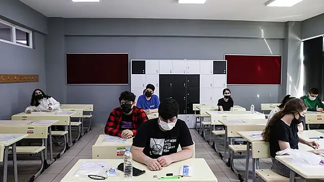 LGS sona erdi, soru kitapçıkları ve cevap anahtarları yayımlandı
