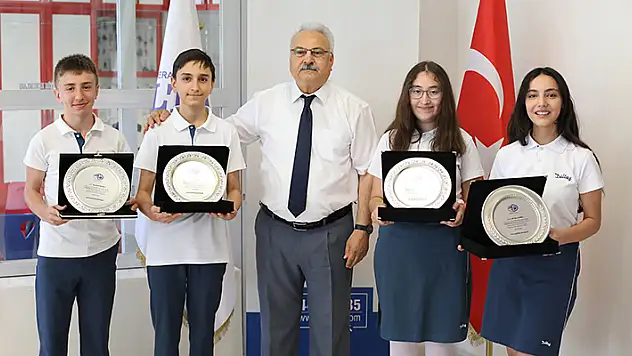 LGS'de Diltaş'tan 4 Türkiye birincisi

