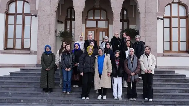 LİMA'lı gençler, Siyer Sergisi'nde buluştu