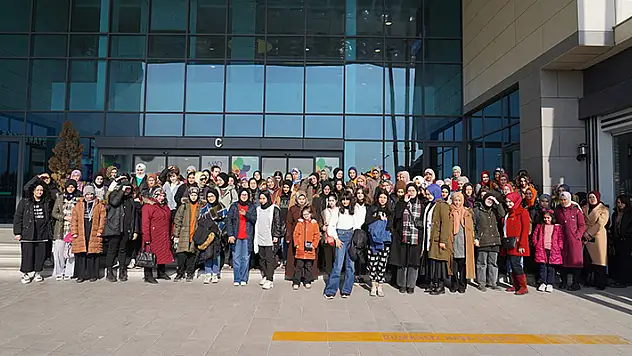 Lise Medeniyet Akademisi gençleri aileleriyle sinemada buluştu
