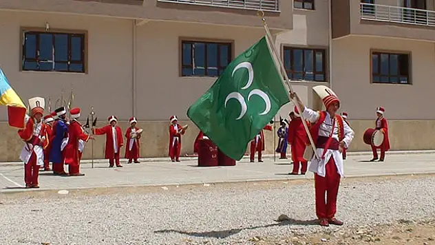 Lise öğrencileri mehter takımı kurdu