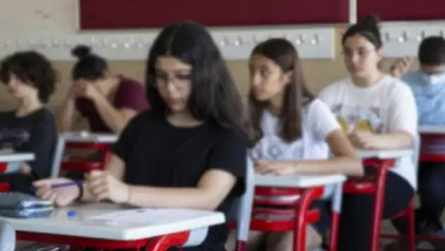 Liselerde yeni dönemin detayları belli oldu! Devamsızlık ve sınıf tekrarı nasıl olacak veli detayı
