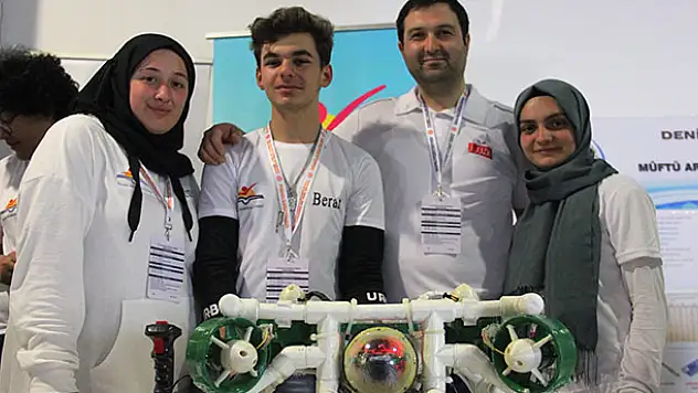Liseliler İnsansız Su Aracı Yaptı