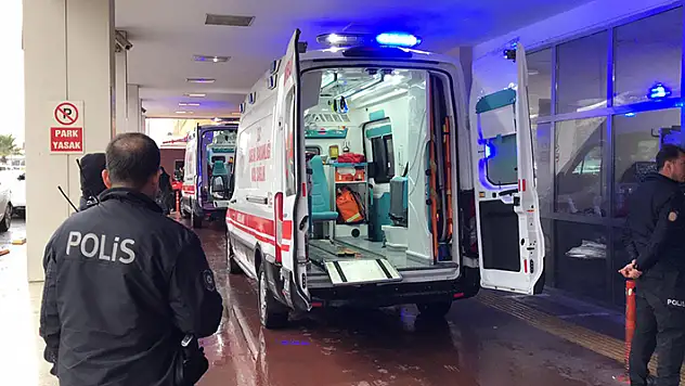 Liselilerin 'yan baktın' kavgasında kan aktı: 1 ölü, 1 yaralı

