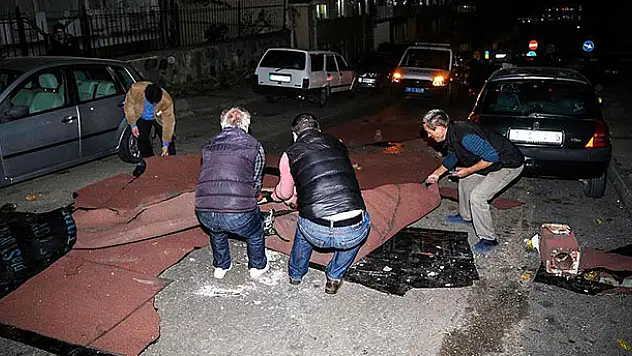 Lodos çatıları uçurdu