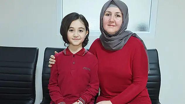 Lösemi Hastaları İçin Saçlarını Bağışladı