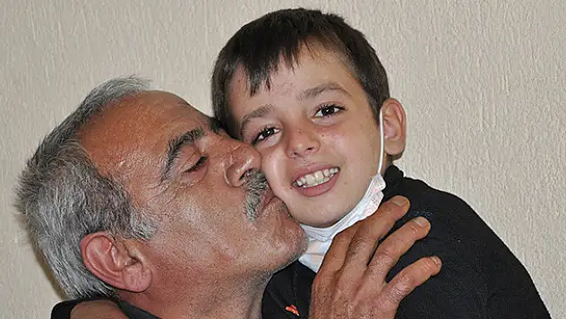 Lösemili küçük Mahmut'un en büyük destekçisi üvey babası