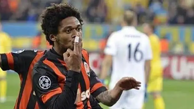 Lucescu: Bonserviste anlaştık, ama Adriano gitmek istemiyor