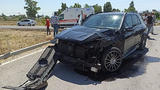 Lüks ciple çarpışan motosikletteki 1 kişi öldü, 1 kişi yaralandı
