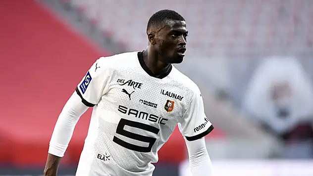M'Baye Niang transferi askıda