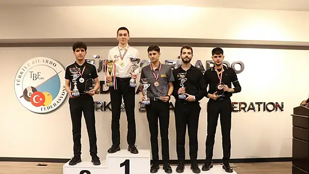 M. Oğuz Ceylan'dan gümüş madalya