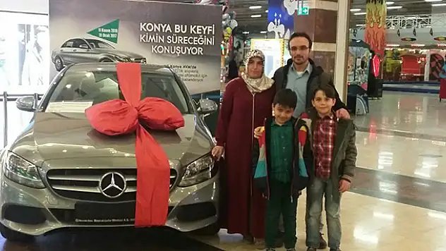 M1 Konya AVM Mercedes talihlisine aracı teslim etti