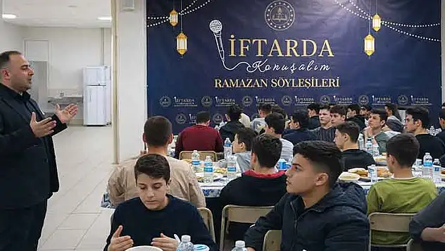 Maarifin kalbinde Ramazan konuşuldu