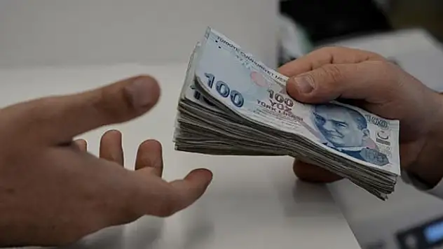 Maaşı geç yatan işçi istifa ederse tazminat alacak